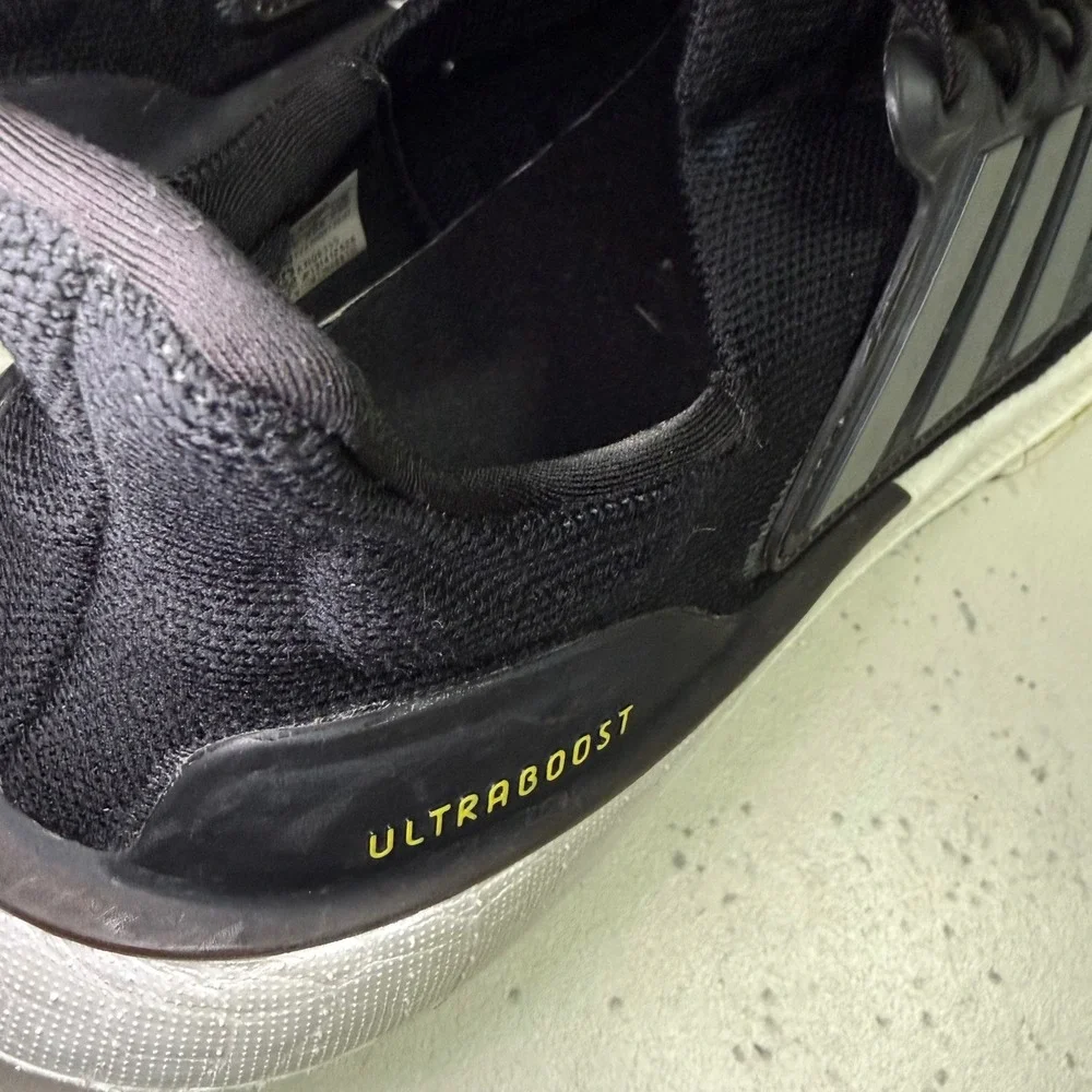 Adidas Ultraboost Light Womens Running Shoes Black Solar Yellow HQ6355 Size 8.5‎